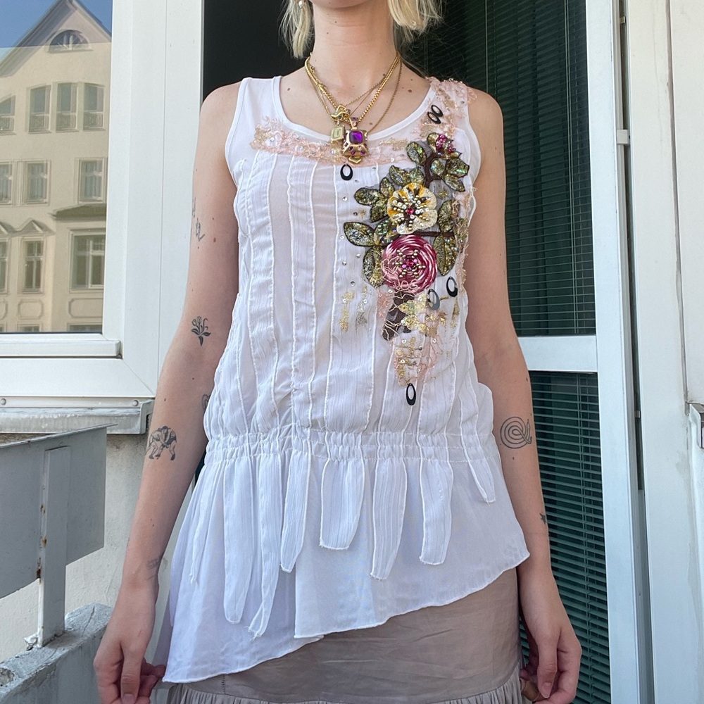Y2K white floral top